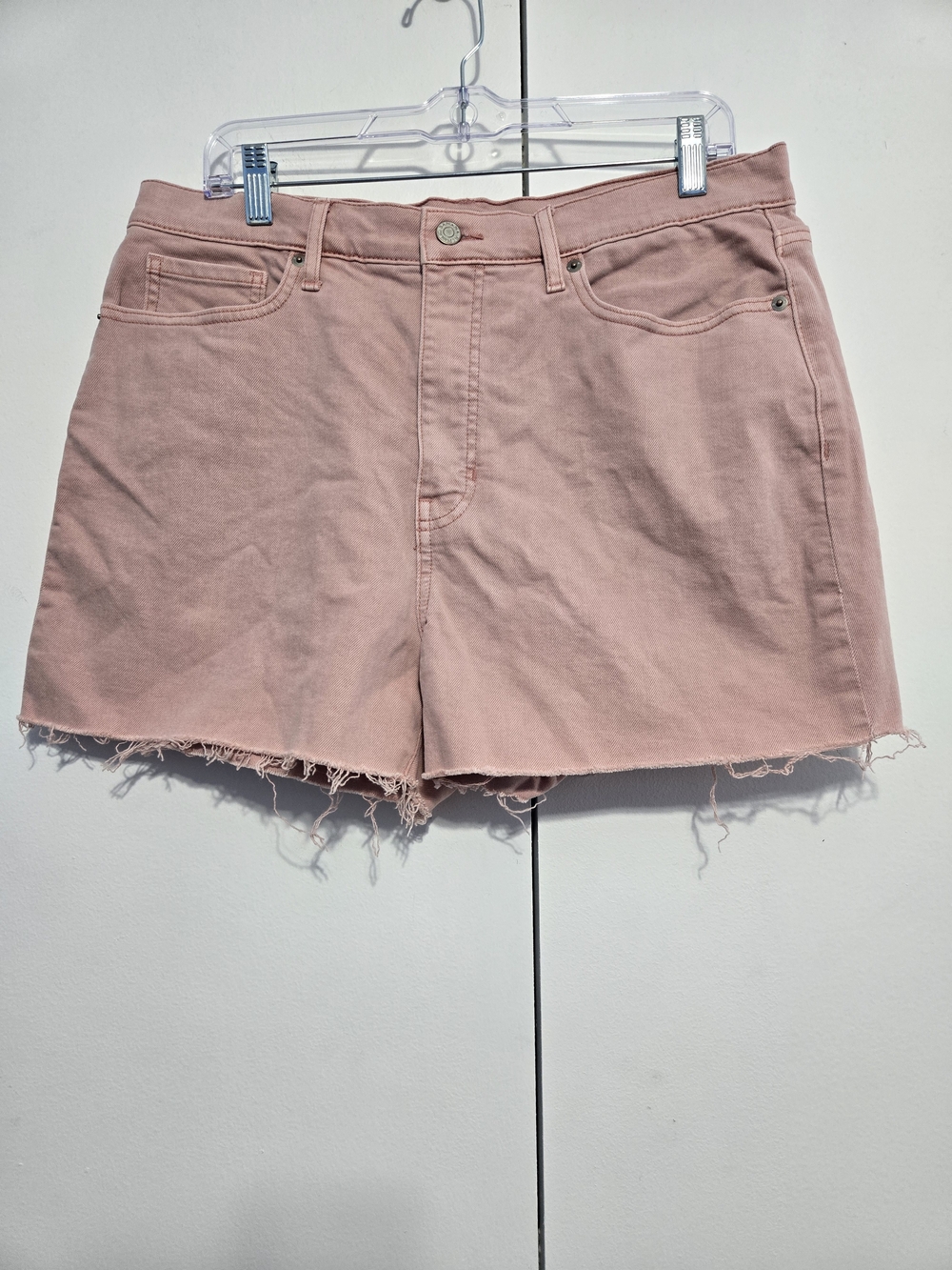 Banana‎ Republic Girlfriend Shorts Pink Denim Raw Hem Petite 14